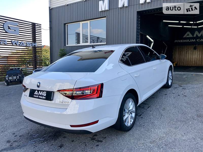 Седан Skoda Superb 2017 в Сумах