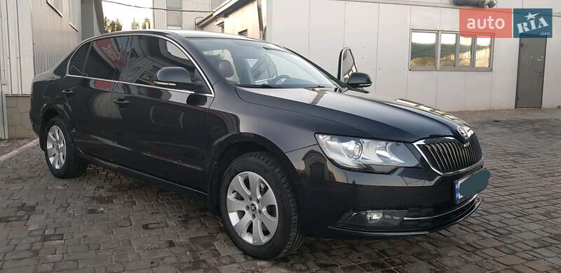 Седан Skoda Superb 2013 в Кривому Розі