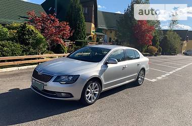 Седан Skoda Superb 2014 в Мукачевому