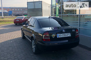 Седан Skoda Superb 2006 в Киеве