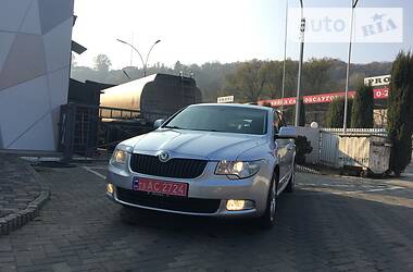 Седан Skoda Superb 2009 в Черновцах