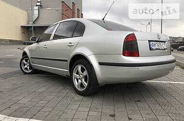 Седан Skoda Superb 2006 в Львове