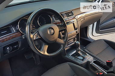 Седан Skoda Superb 2013 в 