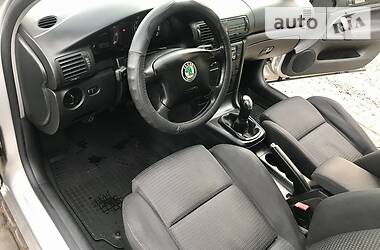 Седан Skoda Superb 2003 в 