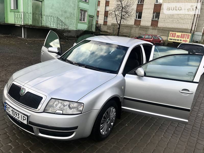 Седан Skoda Superb 2003 в 