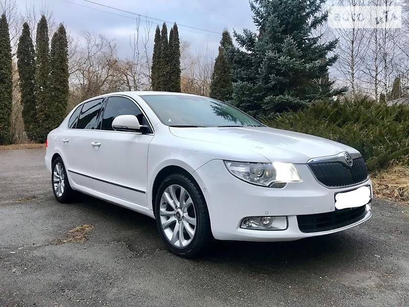 Седан Skoda Superb 2010 в Рівному