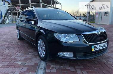 Універсал Skoda Superb 2011 в 