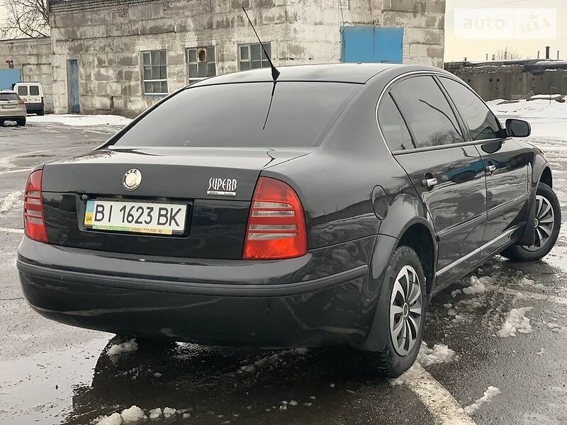 Седан Skoda Superb 2006 в Горішніх Плавнях