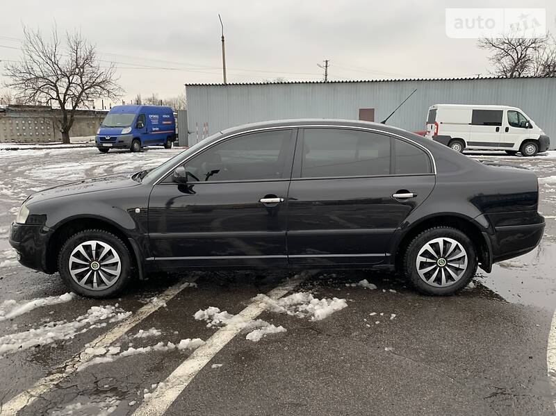 Седан Skoda Superb 2006 в Горішніх Плавнях