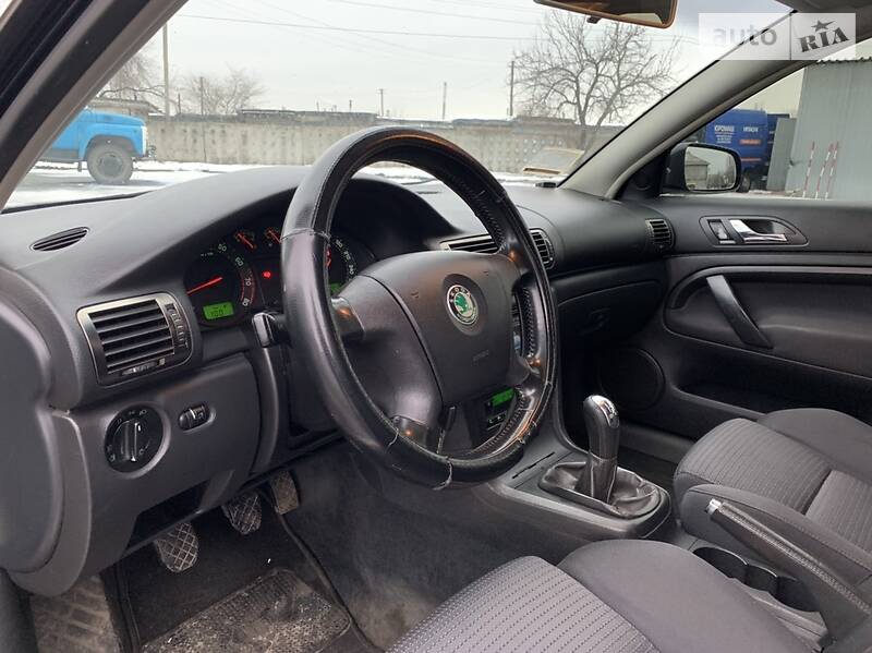 Седан Skoda Superb 2006 в Горішніх Плавнях