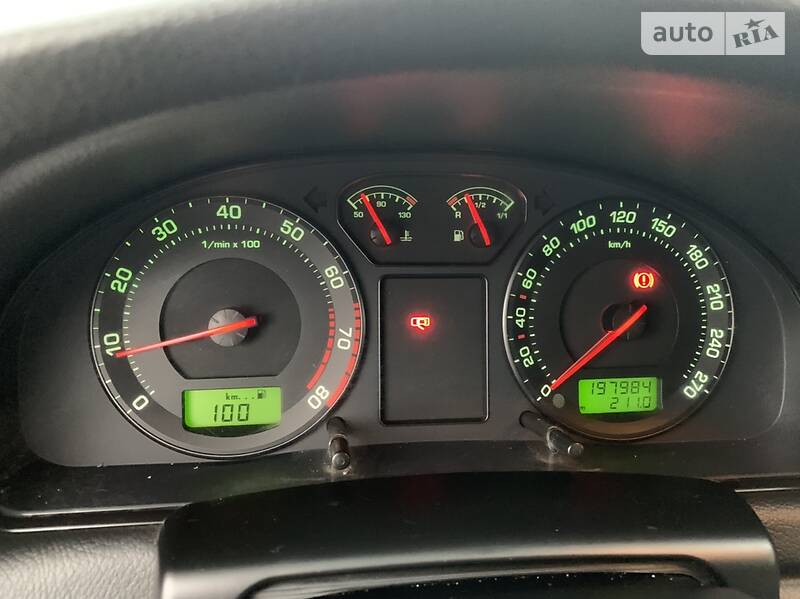 Седан Skoda Superb 2006 в Горішніх Плавнях