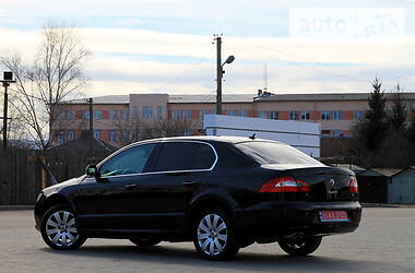 Седан Skoda Superb 2010 в 