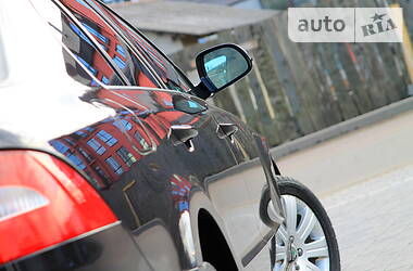 Седан Skoda Superb 2010 в 