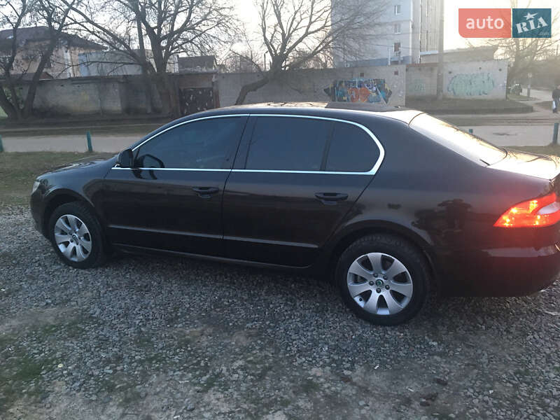 Skoda Superb 2012