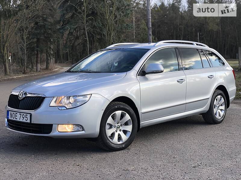 Універсал Skoda Superb 2011 в Радивиліві