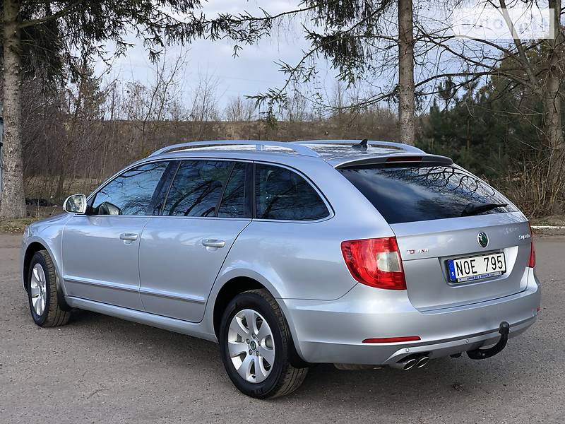Універсал Skoda Superb 2011 в Радивиліві
