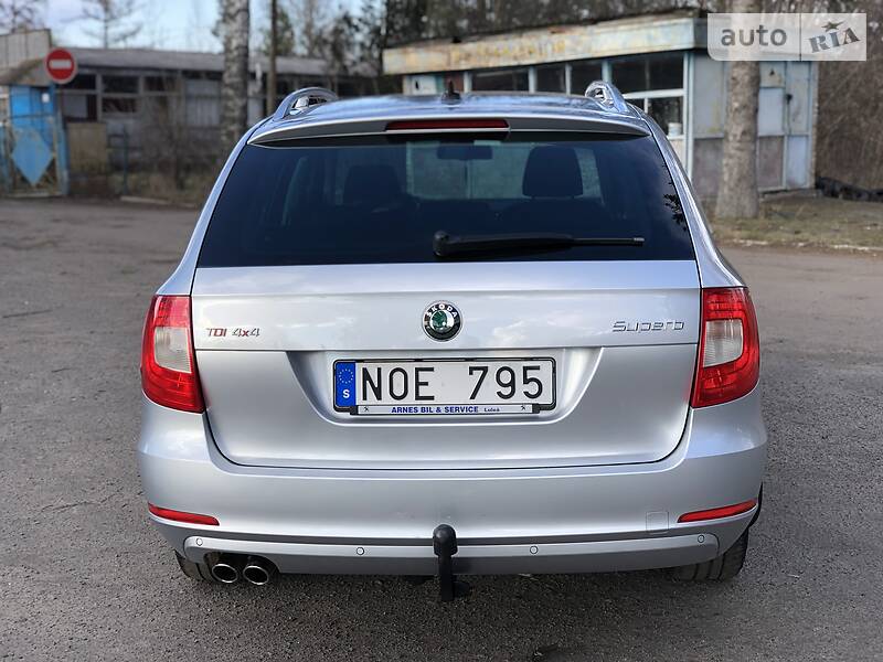 Універсал Skoda Superb 2011 в Радивиліві
