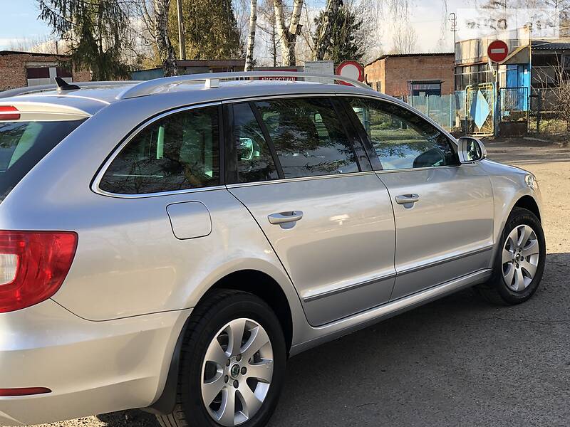 Універсал Skoda Superb 2011 в Радивиліві