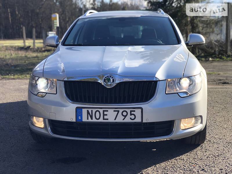 Універсал Skoda Superb 2011 в Радивиліві