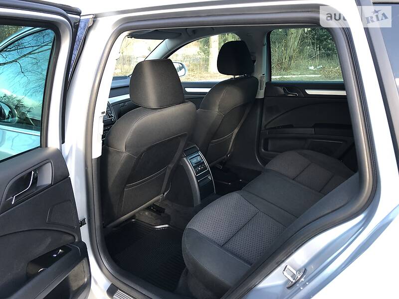 Універсал Skoda Superb 2011 в Радивиліві