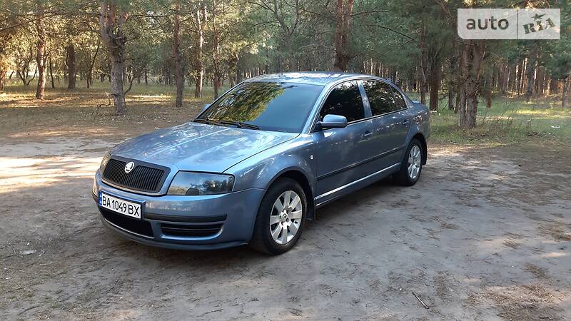Седан Skoda Superb 2004 в Кропивницькому
