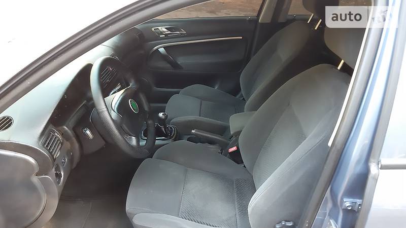 Седан Skoda Superb 2004 в Кропивницькому