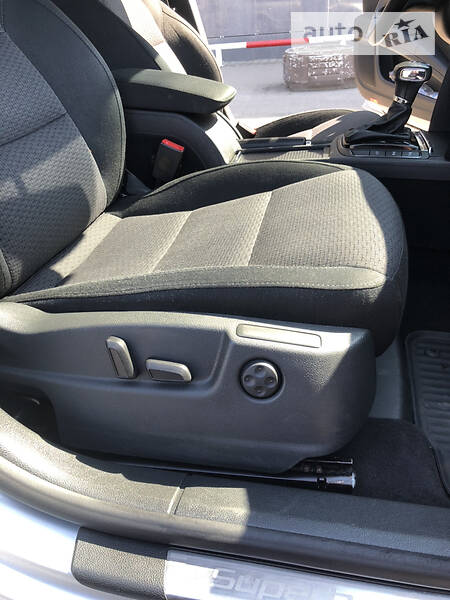 Універсал Skoda Superb 2010 в Житомирі