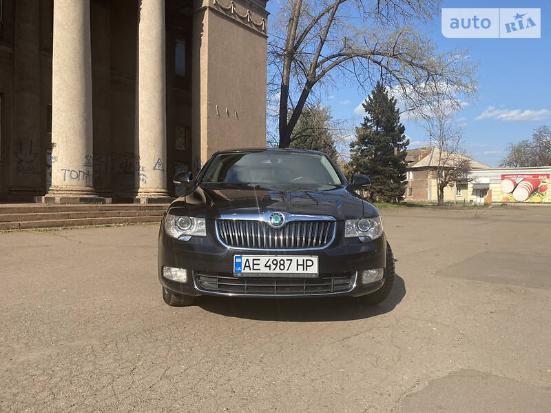 Седан Skoda Superb 2010 в Кривому Розі
