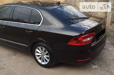 Седан Skoda Superb 2014 в 