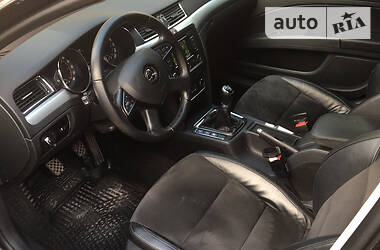 Седан Skoda Superb 2014 в 