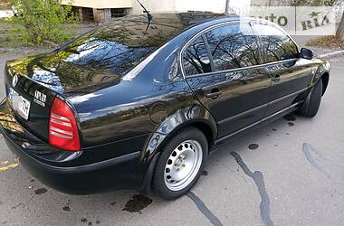 Седан Skoda Superb 2002 в Киеве