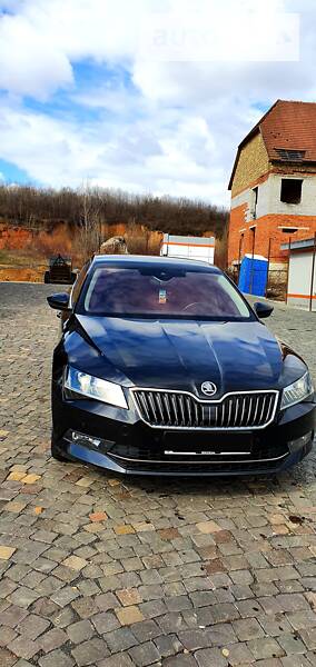 Седан Skoda Superb 2016 в Іршаві