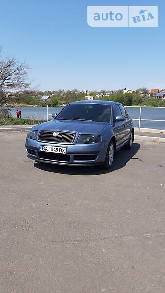 Седан Skoda Superb 2004 в Кропивницькому