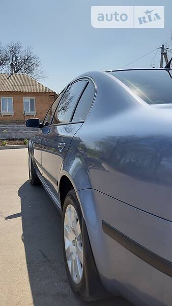 Седан Skoda Superb 2004 в Кропивницькому