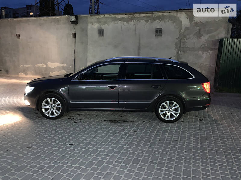 Універсал Skoda Superb 2010 в Тернополі