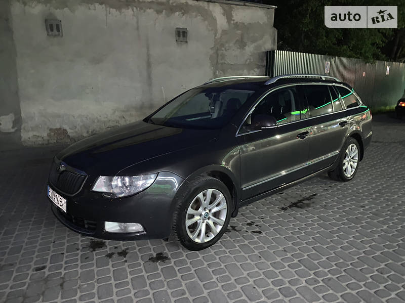 Універсал Skoda Superb 2010 в Тернополі