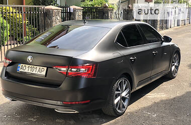 Седан Skoda Superb 2016 в Мукачевому