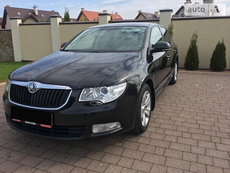 Седан Skoda Superb 2012 в Самборе