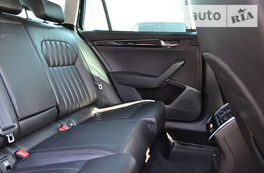 Універсал Skoda Superb 2018 в 