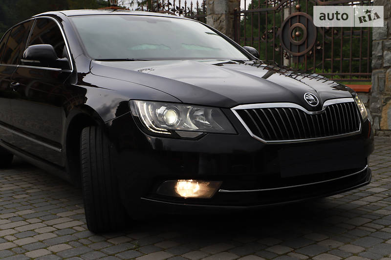 Седан Skoda Superb 2015 в Івано-Франківську