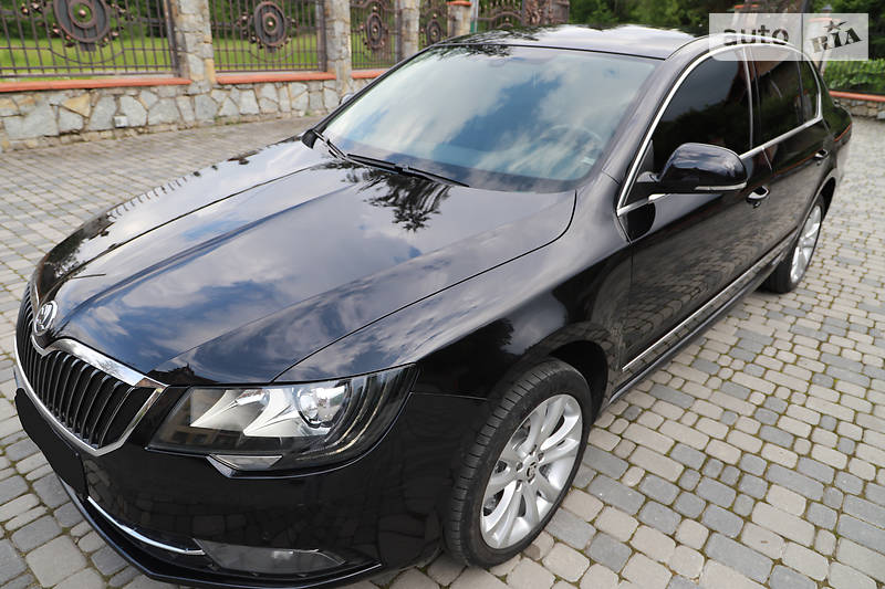 Седан Skoda Superb 2015 в Івано-Франківську