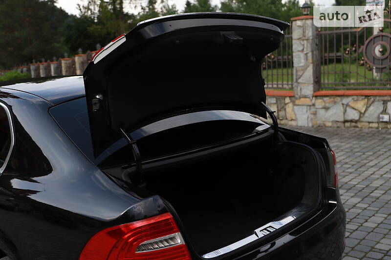 Седан Skoda Superb 2015 в Івано-Франківську