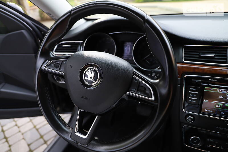 Седан Skoda Superb 2015 в Івано-Франківську
