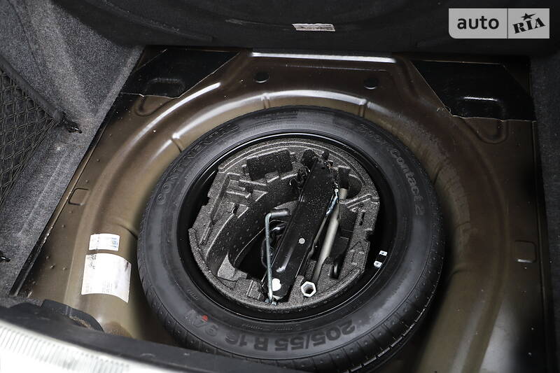 Седан Skoda Superb 2015 в Івано-Франківську