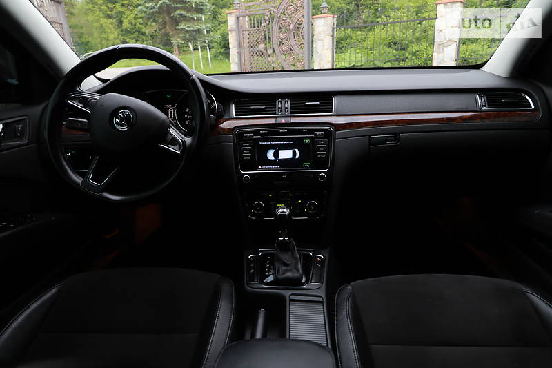 Седан Skoda Superb 2015 в Івано-Франківську