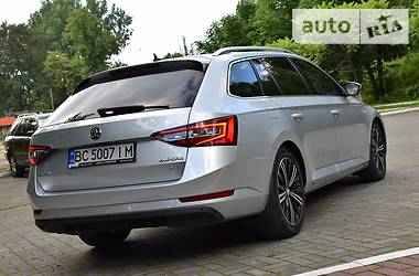 Универсал Skoda Superb 2015 в Дрогобыче