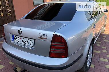 Седан Skoda Superb 2005 в Тячеве