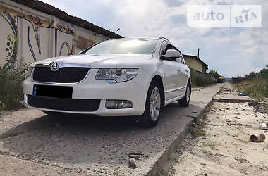 Универсал Skoda Superb 2011 в Киеве