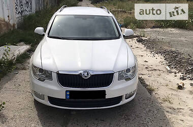 Универсал Skoda Superb 2011 в Киеве