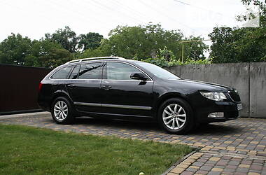 Універсал Skoda Superb 2012 в Чернівцях